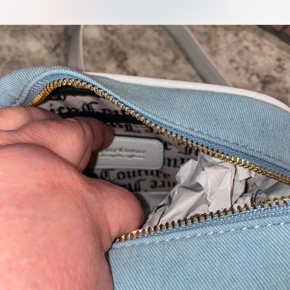 Juicy Couture Light Blue and White Crossbody Bag - Picture 5 of 5